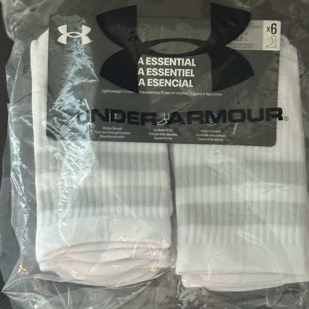 UA ESSENTIAL LIGHTWEIGHT CREW SOCKS